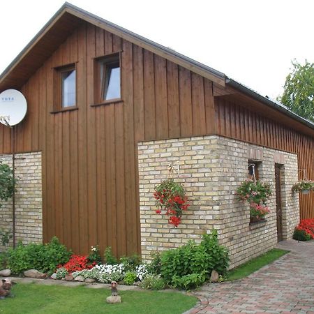 Pulkvedis Guest House فنتسبيلز المظهر الخارجي الصورة
