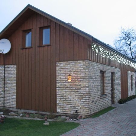 Pulkvedis Guest House فنتسبيلز المظهر الخارجي الصورة